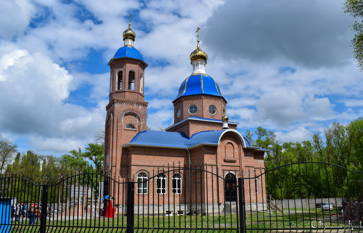 Зерноград, улица Специалистов, 76 / улица Мира, 22
