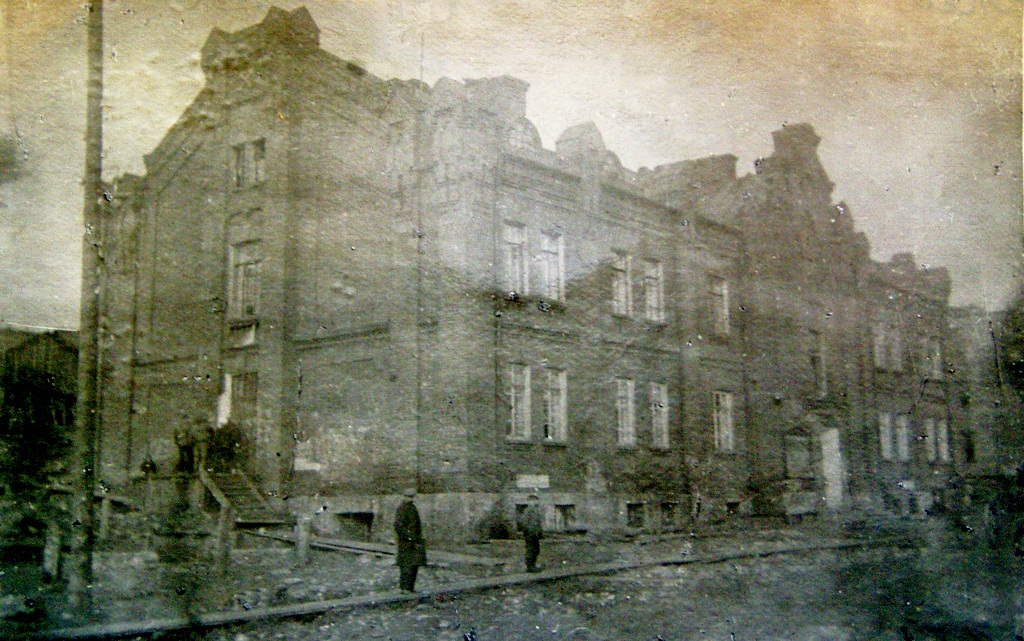 Кизел, Октябрьская улица, 48*