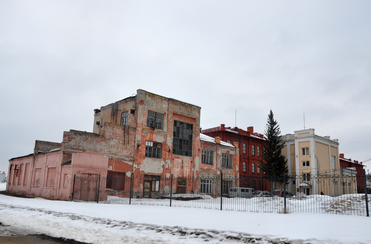 Омск, Улица Петра Некрасова, 1в