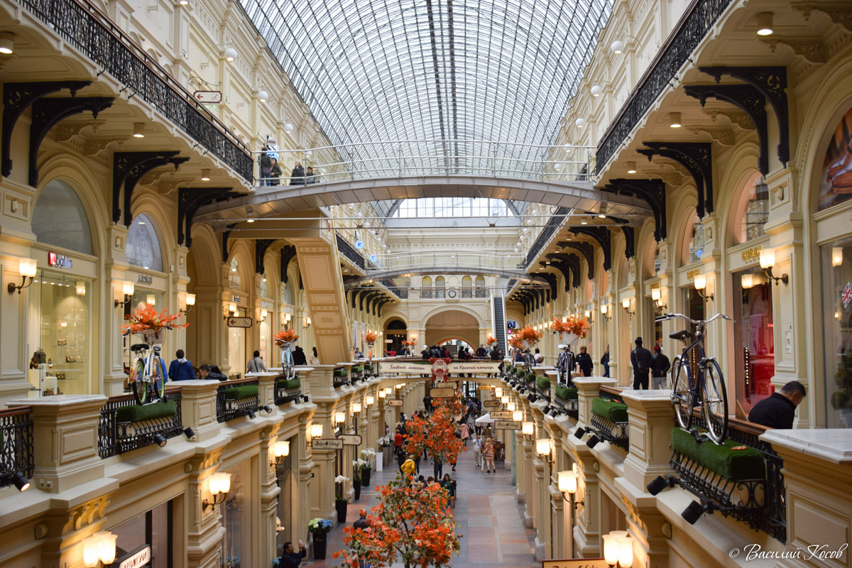 Moscow, Красная площадь, 3 / Ветошный переулок, 2 / Улица Ильинка, 1 / Никольская улица, 2