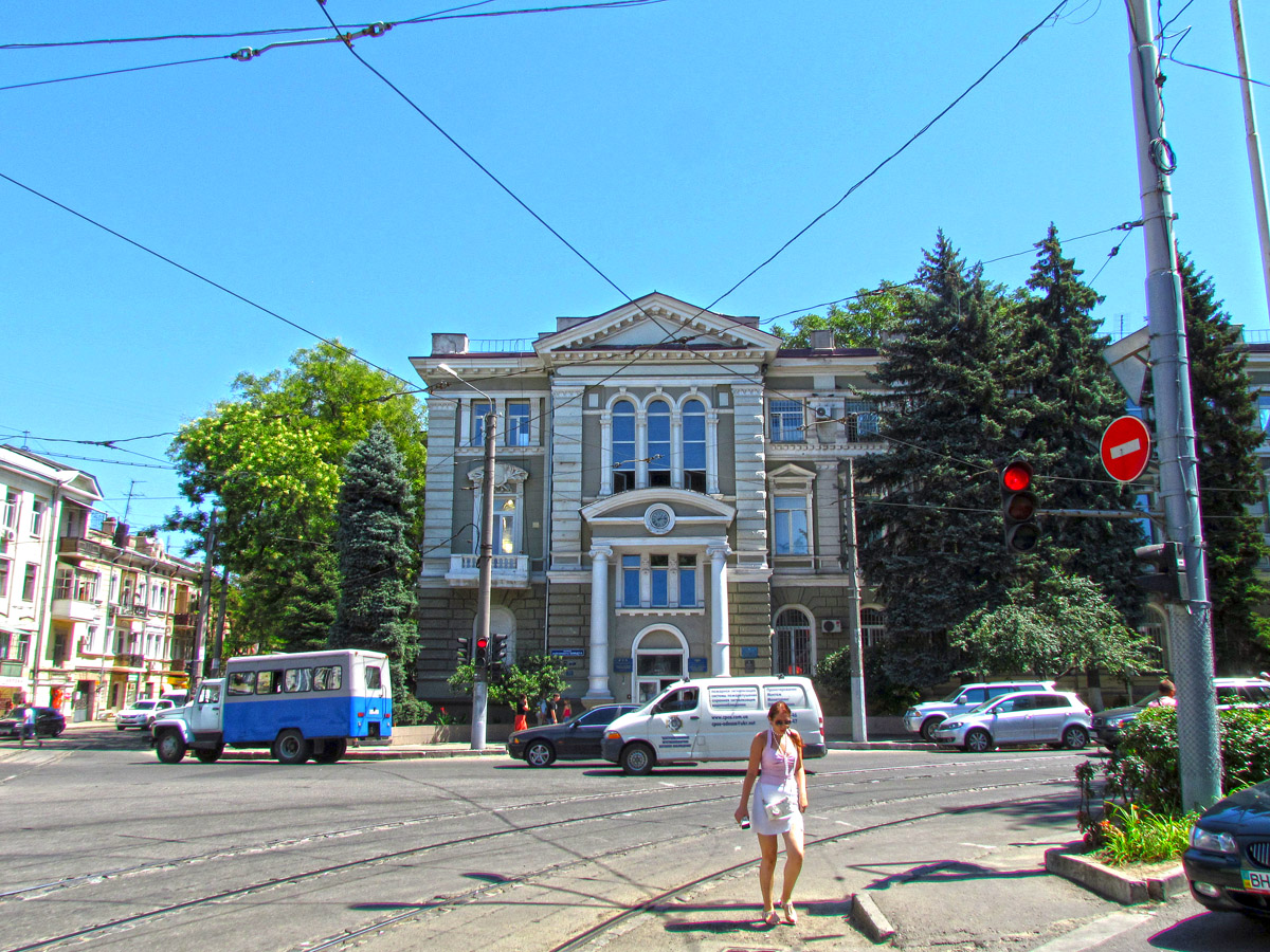 Odesa, вулиця лейтенанта шмідта, 23 / Пантелеймонівська вулиця, 17