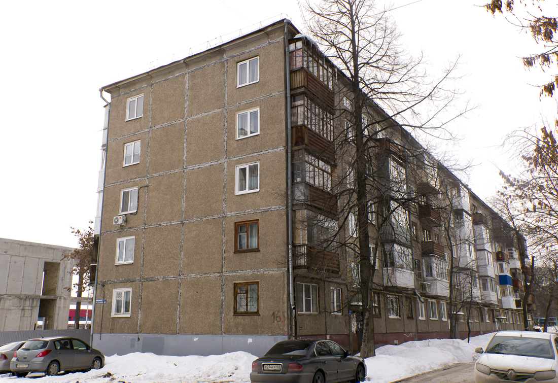 Уфа, Интернациональная улица, 165 / Улица Сергея Вострецова, 1