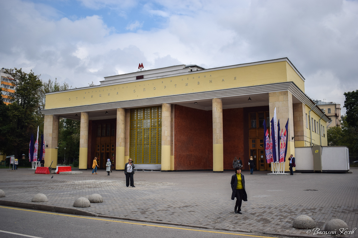 Moscow, Улица 10-летия Октября, вл. 10
