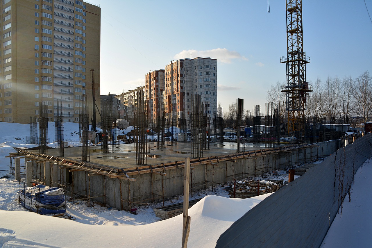 Пермь, Улица Строителей, 28; Улица Строителей, 24Г