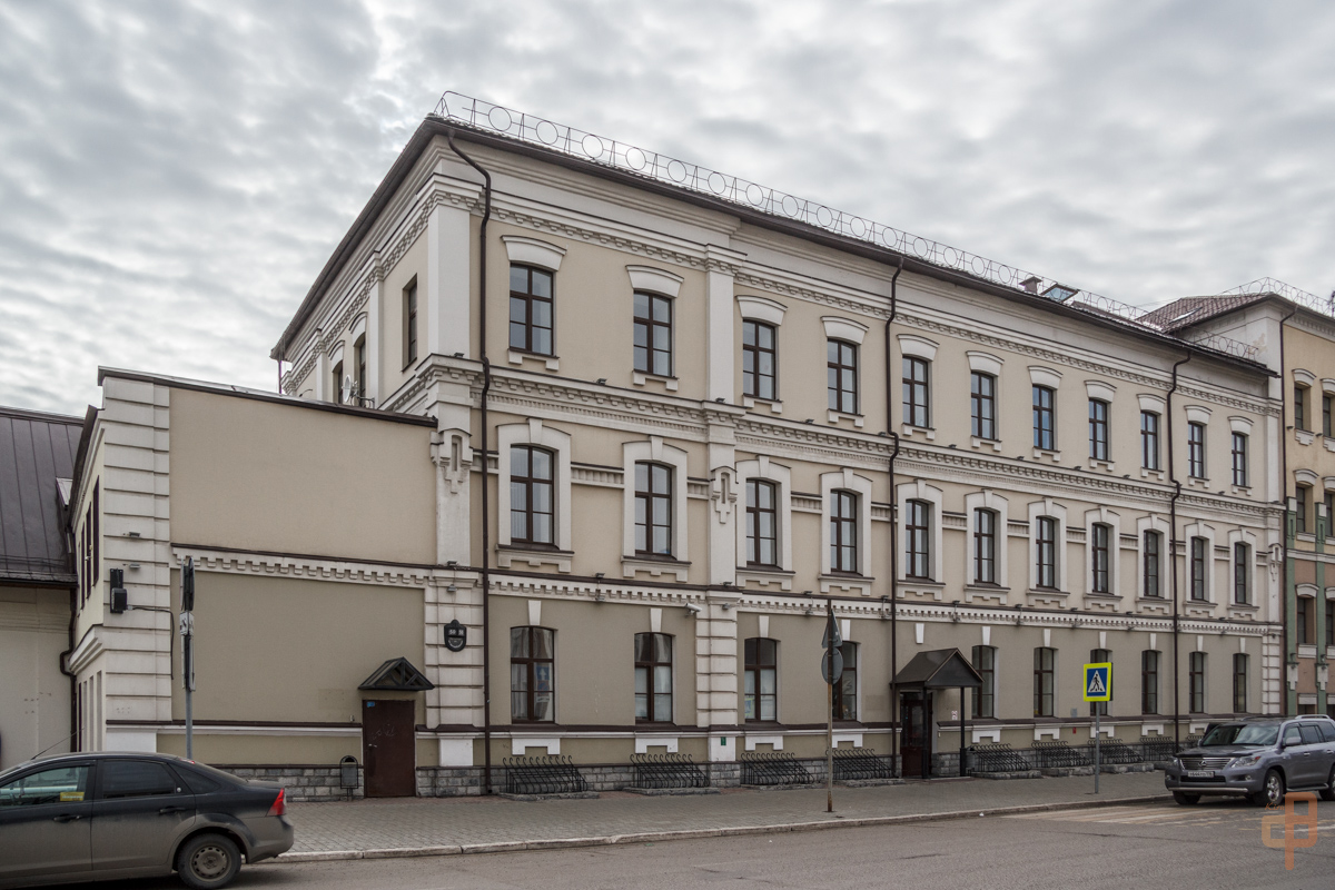 Казань, Петербургская улица, 50 корп. 28; Петербургская улица, 50 корп. 24