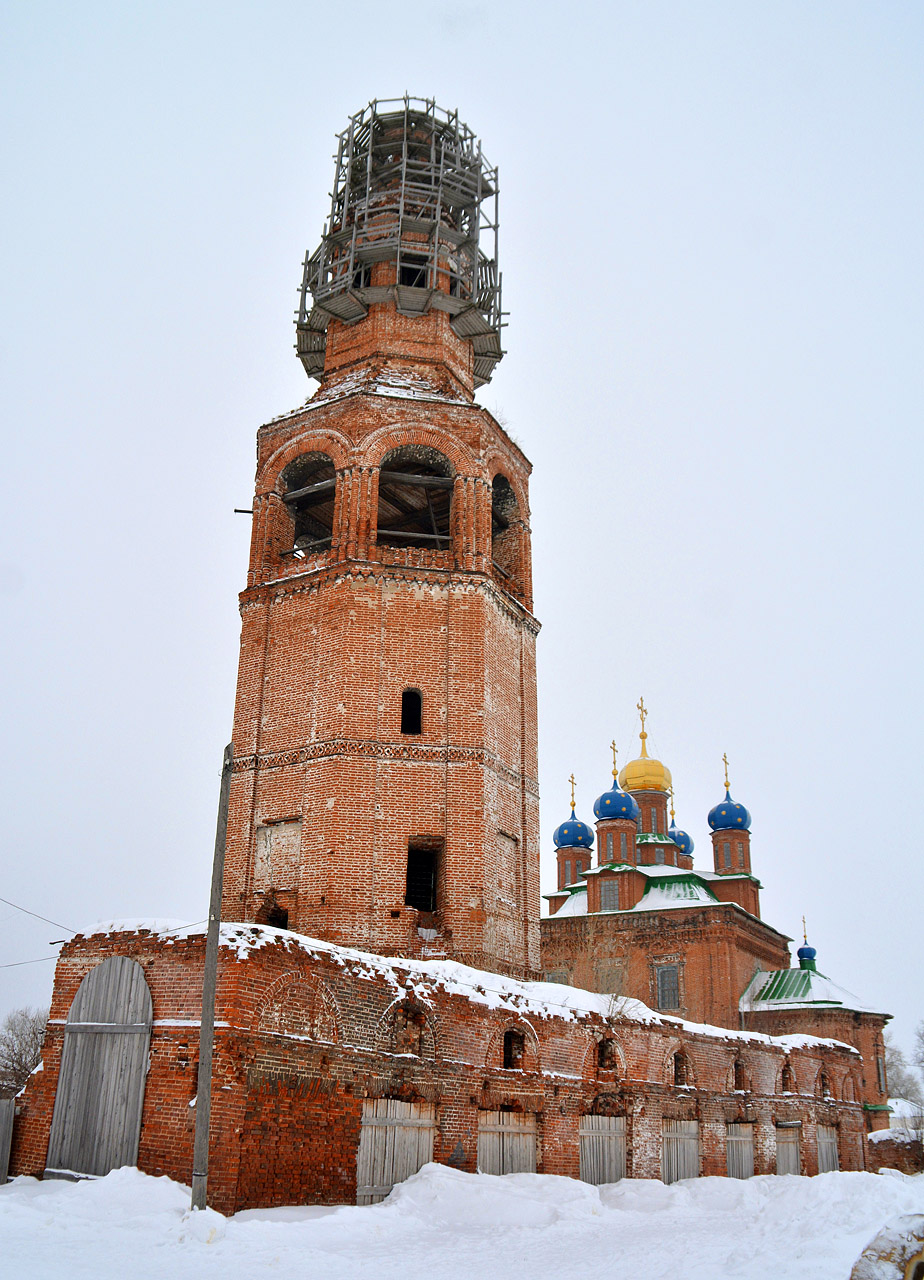 Усолье, Спасская улица, 12*; Спасская улица, 12