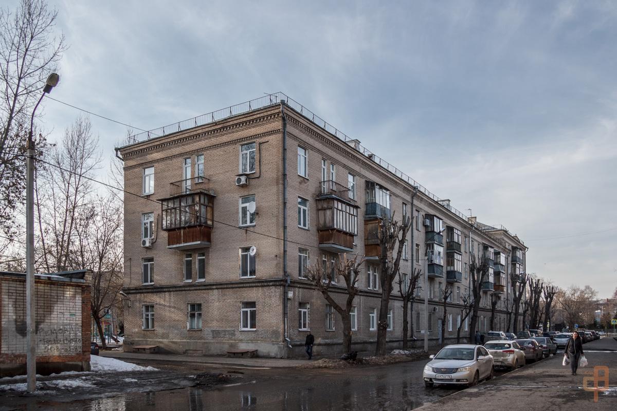 Казань, Улица Гагарина, 89 / Улица Тунакова, 55