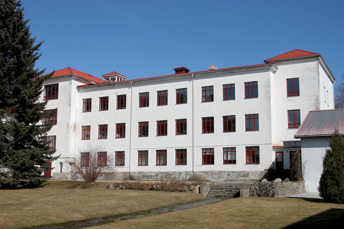 Тырва, Puiestee, 1