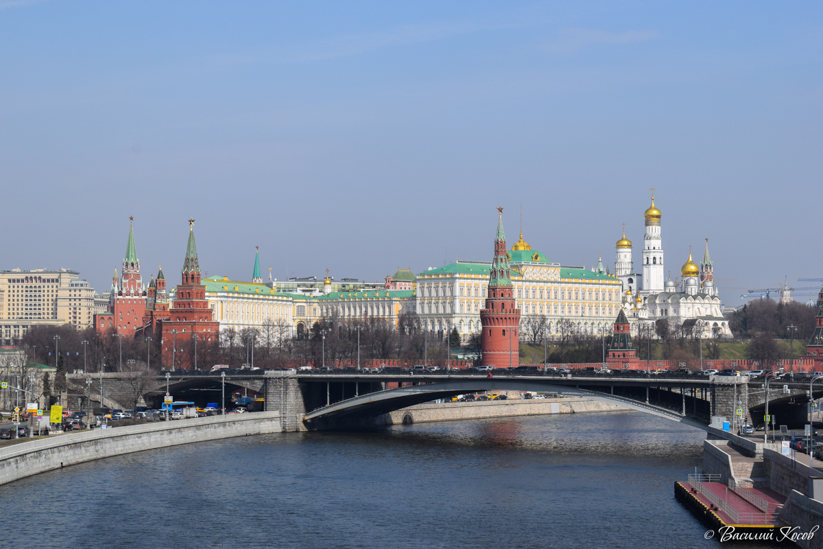 Москва, Кремль, Водовзводная башня; Кремль, Благовещенская башня; Кремль, 6А; Кремль, Ивановская площадь, Церковь Иоанна Лествичника с колокольней Ивана Великого; Кремль, Соборная площадь,  Архангельский собор; Улица Серафимовича, Большой Каменный мост