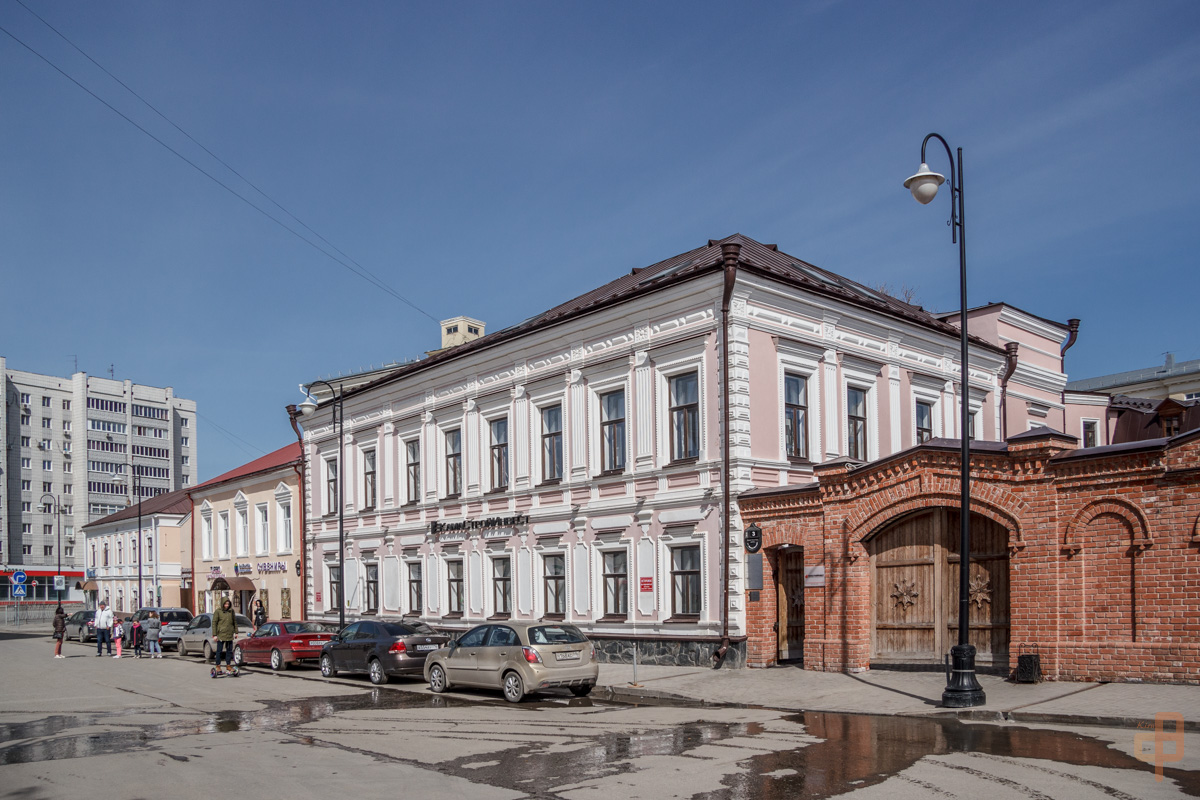 Kaasan, Улица Каюма Насыри, 1 / Улица Татарстан, 5; Улица Каюма Насыри, 1 / Улица Татарстан, 5Б; Улица Каюма Насыри, 3