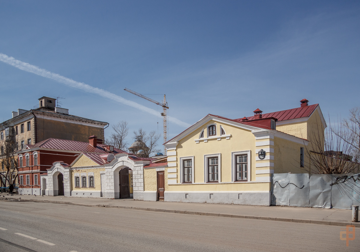 Казань, Улица Япеева, 15; Улица Япеева, 15; Улица Япеева, 15