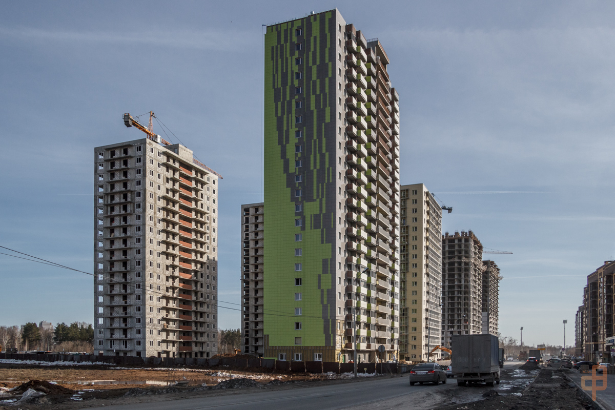 Казань, Улица Рауиса Гареева, 111 корп. 2; Улица Рауиса Гареева, 109; Улица Рауиса Гареева, 107