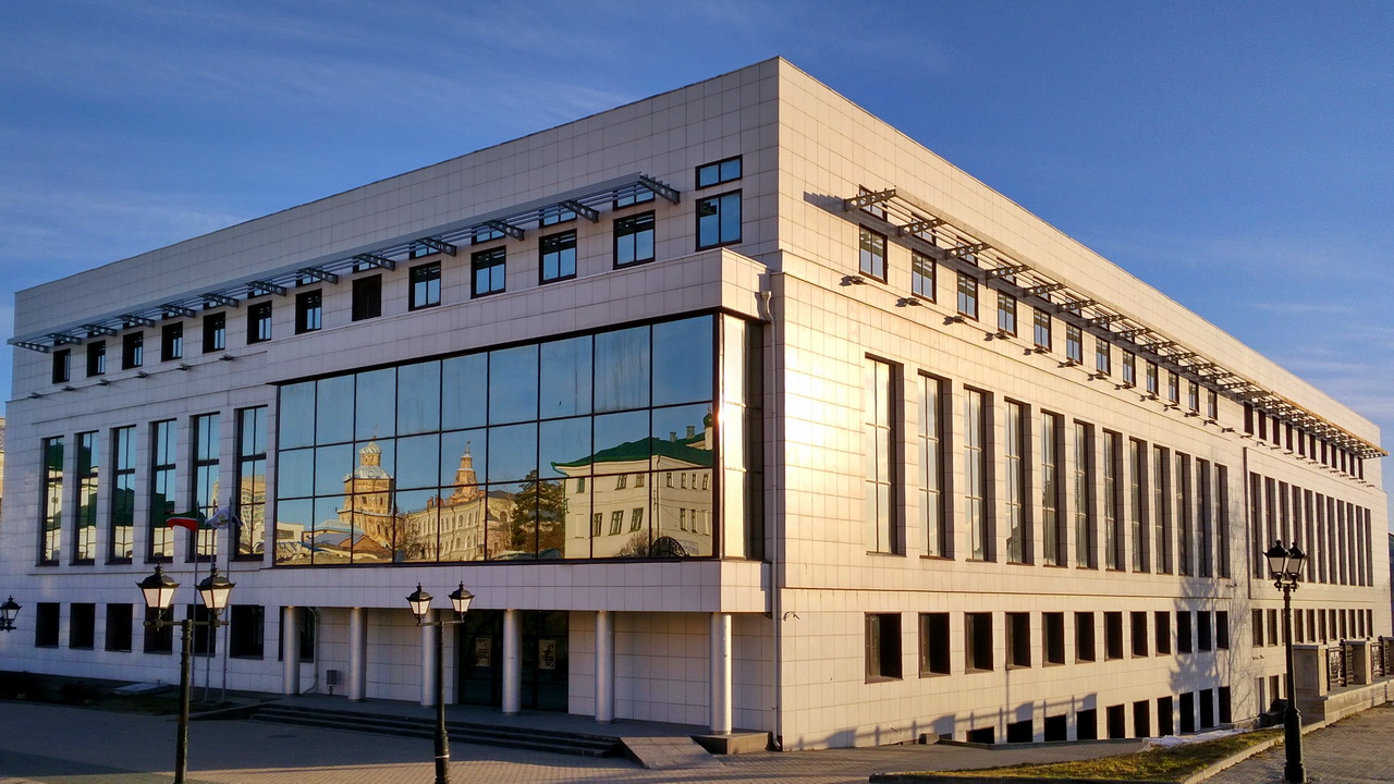Казань, Право-Булачная улица, 5 / Улица Баумана, 20