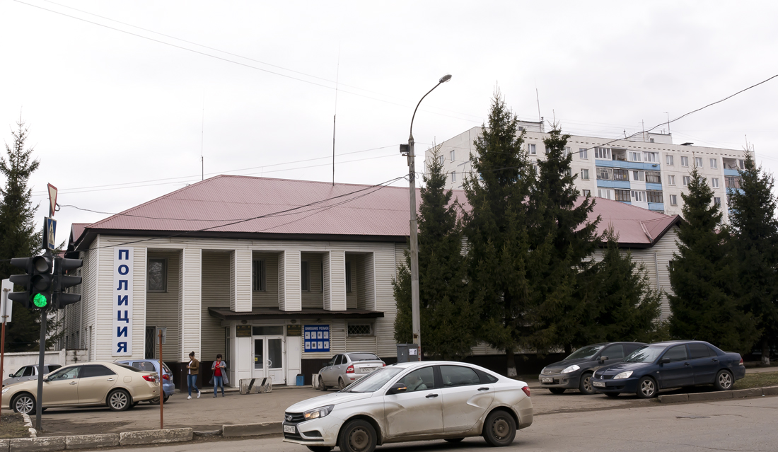 Уфа, Интернациональная улица, 69 / Улица Победы, 1