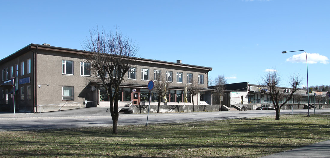 Ярваканди, Tallinna maantee, 33; Tallinna maantee, 37