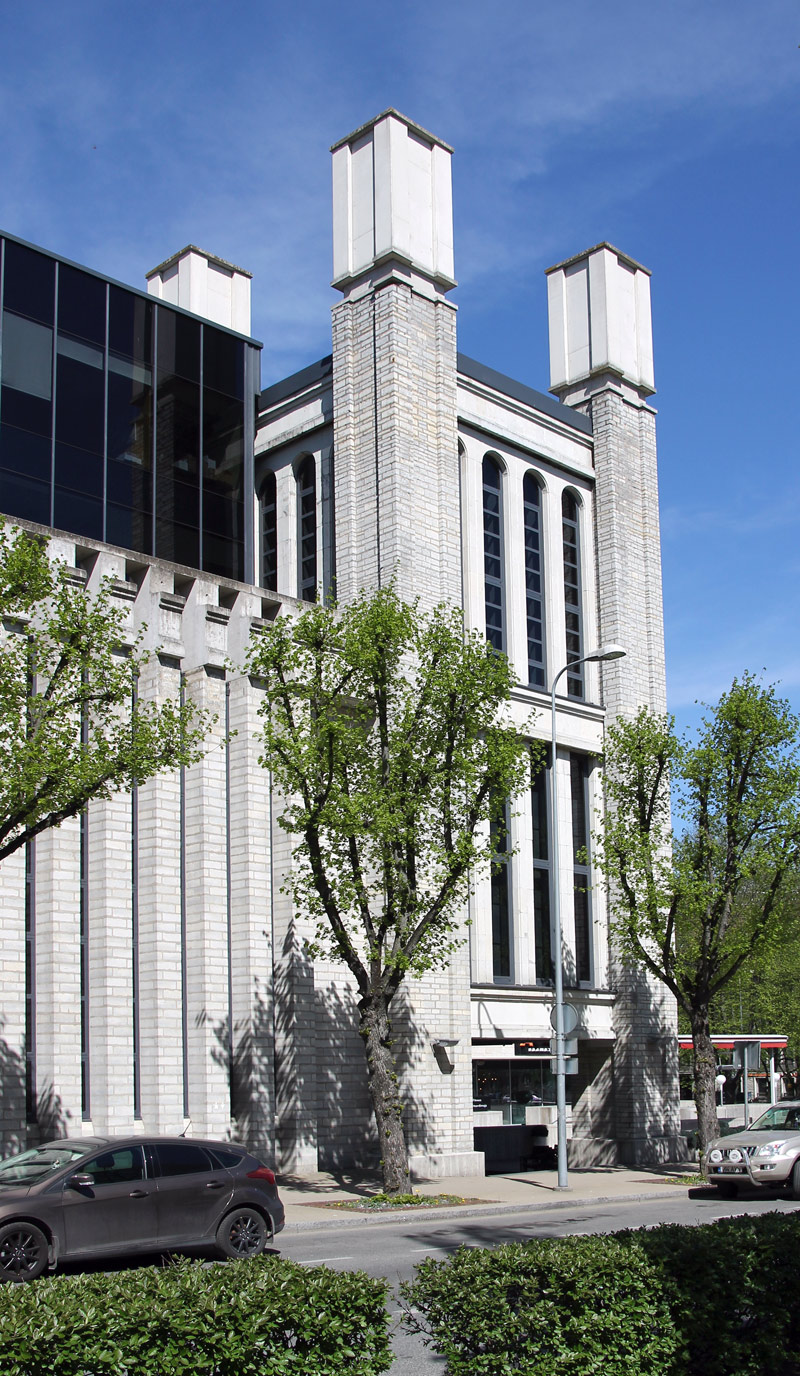 Таллин, Estonia puiestee, 9 / Rävala puiestee, 12
