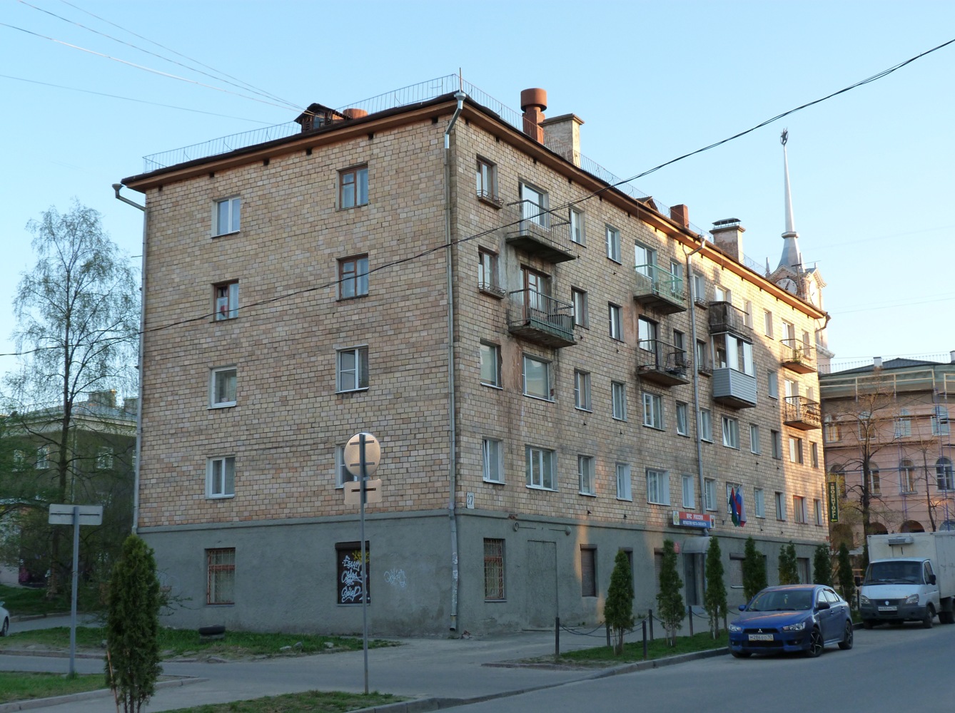 Петрозаводск, Улица Свердлова, 27 / Улица Дзержинского, 8