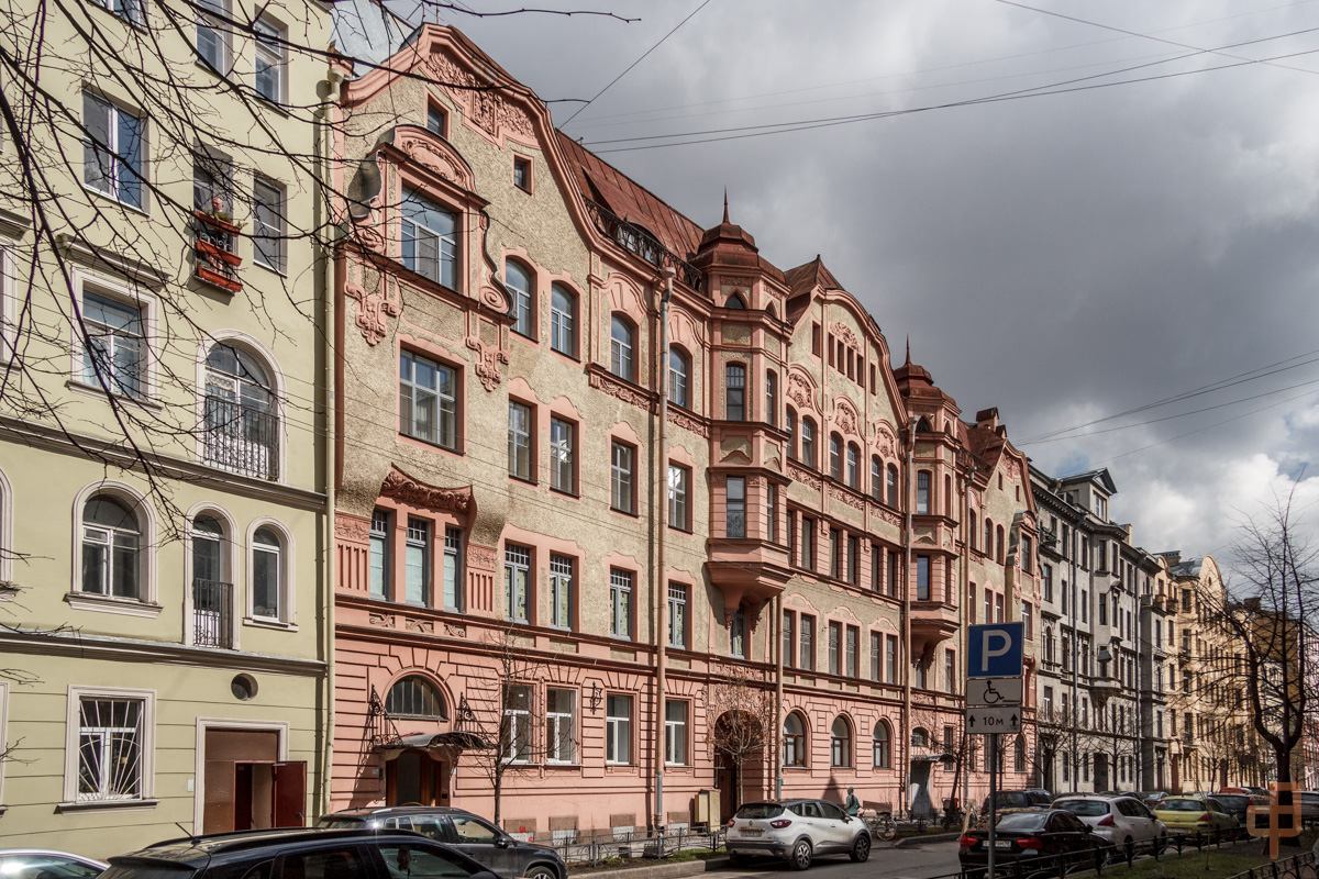 Санкт-Пецярбург, Гатчинская улица, 11