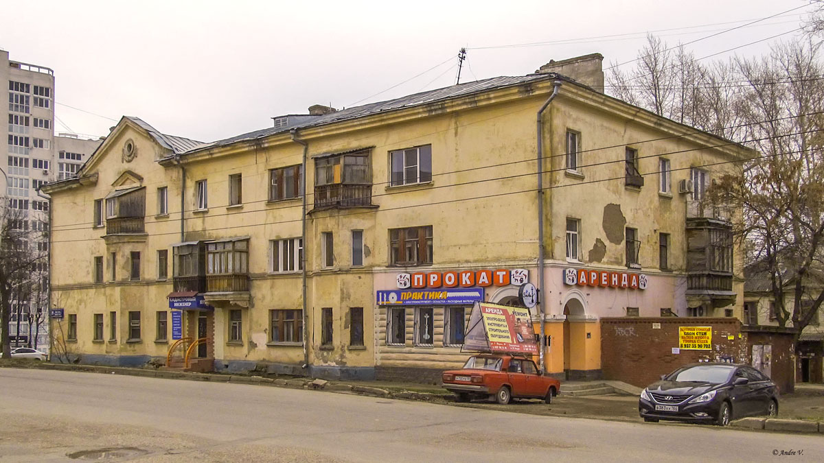 Уфа, Улица 8 Марта, 30 / Владивостокская улица, 27