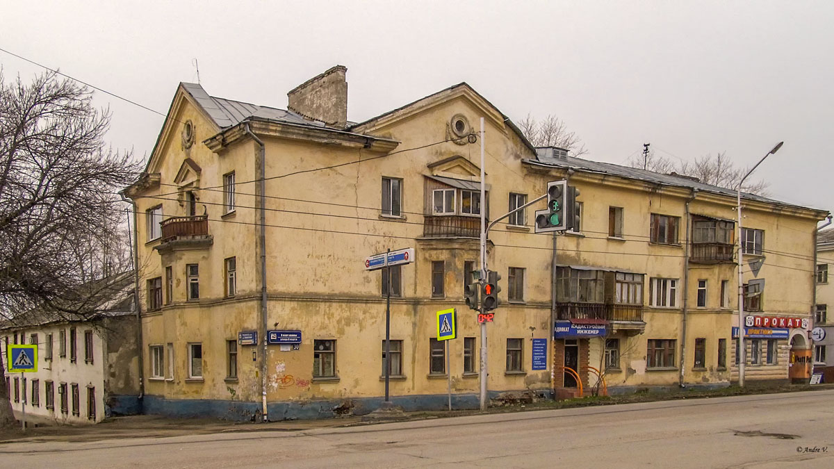 Уфа, Улица 8 Марта, 30 / Владивостокская улица, 27