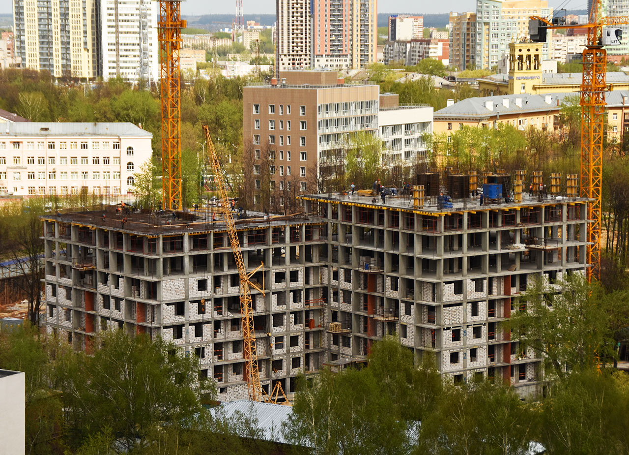 Пермь, Улица Революции, 52Б; Улица Революции, 50