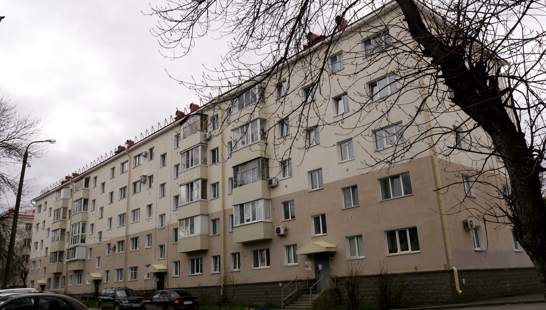 Ufa, Улица Комарова, 36