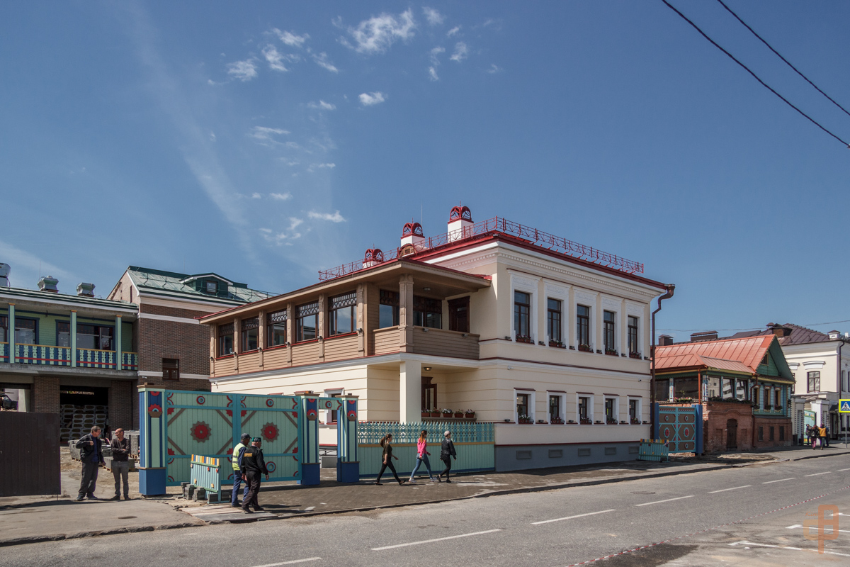 Казань, Улица Шигабутдина Марджани, 10-12