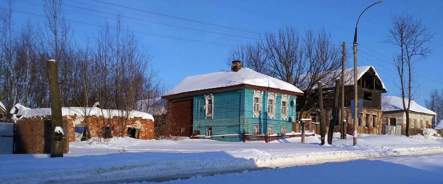 Петровское, Октябрьская улица, 37; Октябрьская улица, 41; Октябрьская улица, 43; Октябрьская улица, 45