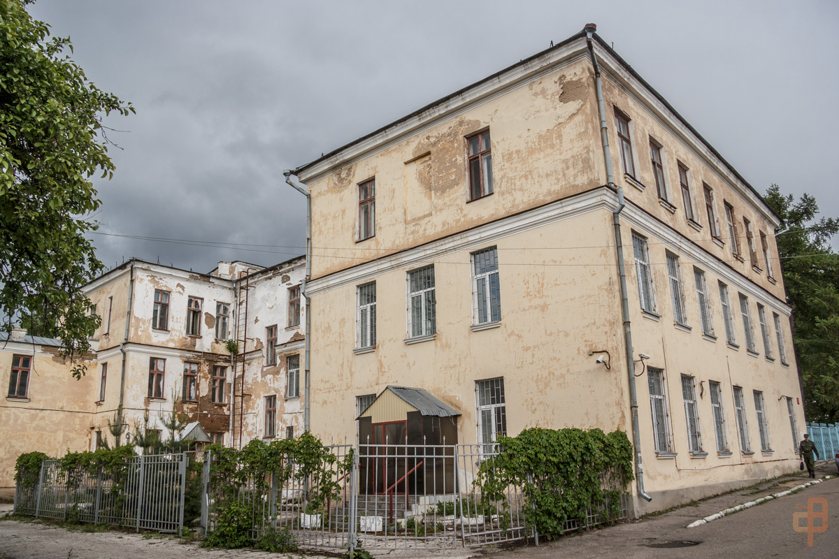 Казань, Улица Николая Ершова, 65 (поликлиника)