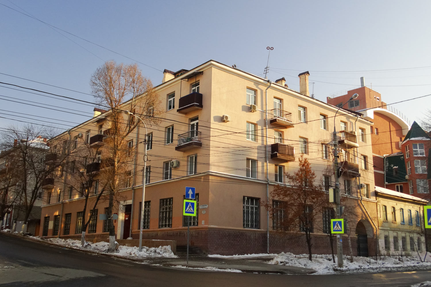Самара, Ленинградская улица, 7 / Улица Алексея Толстого, 85