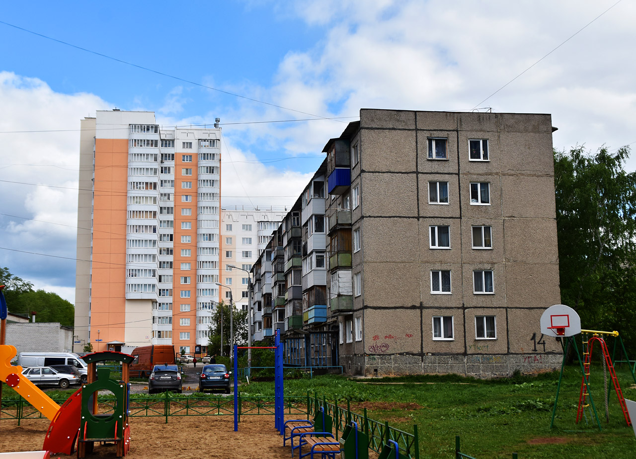 Пермь, Камышловская улица, 21; Чердынская улица, 14