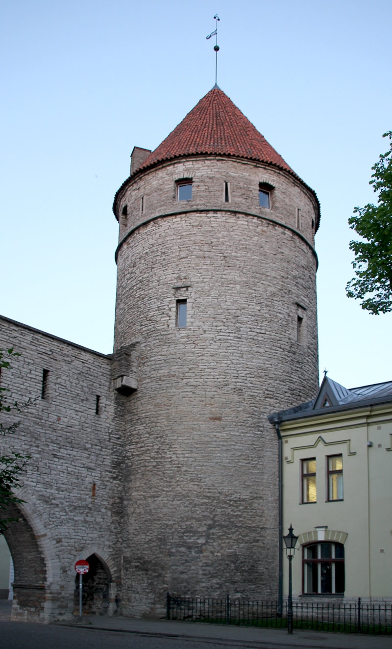 Таллин, Väike-Kloostri, 1