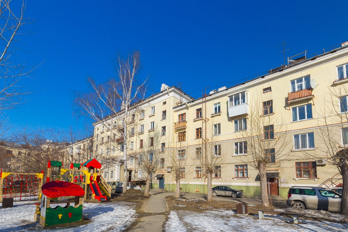 Новоуральск, Улица Ленина, 90