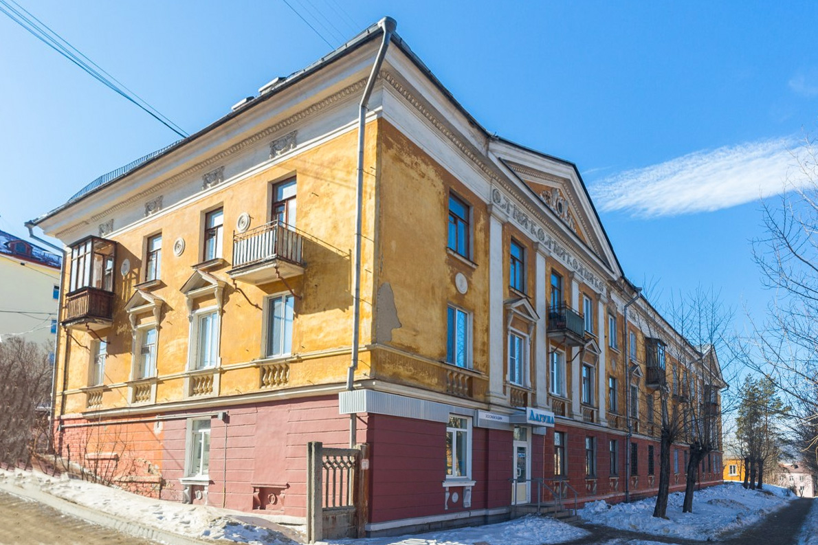 Новоуральск, Улица Гагарина, 12