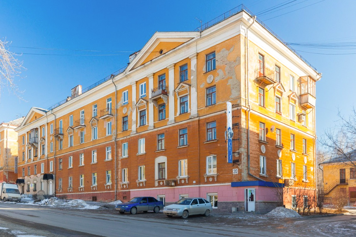 Новоуральск, Улица Льва Толстого, 20