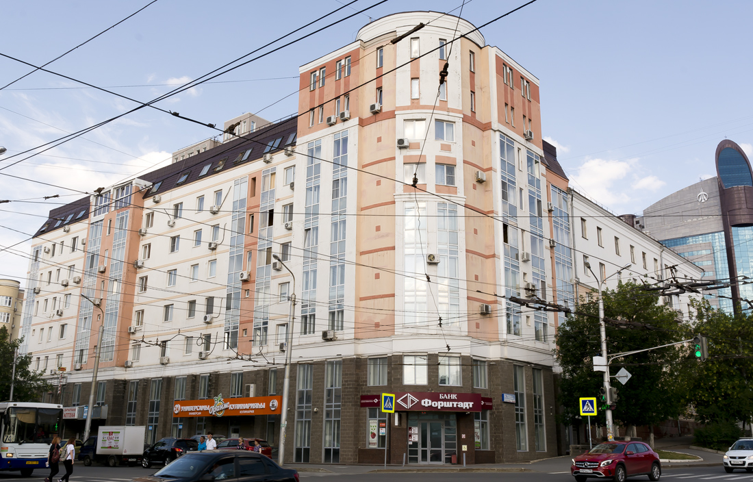 Уфа, Улица Карла Маркса, 44; Революционная улица, 39