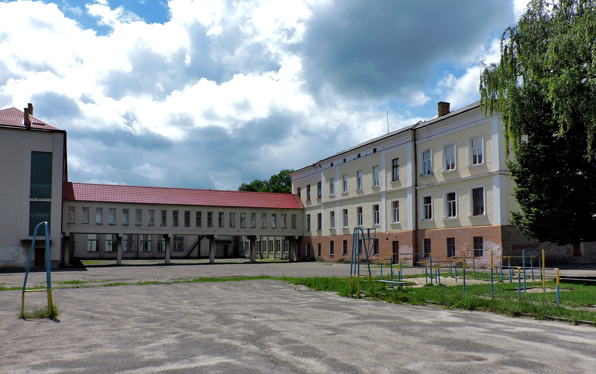 Золочів, Улица Героев Небесной Сотни, 4А