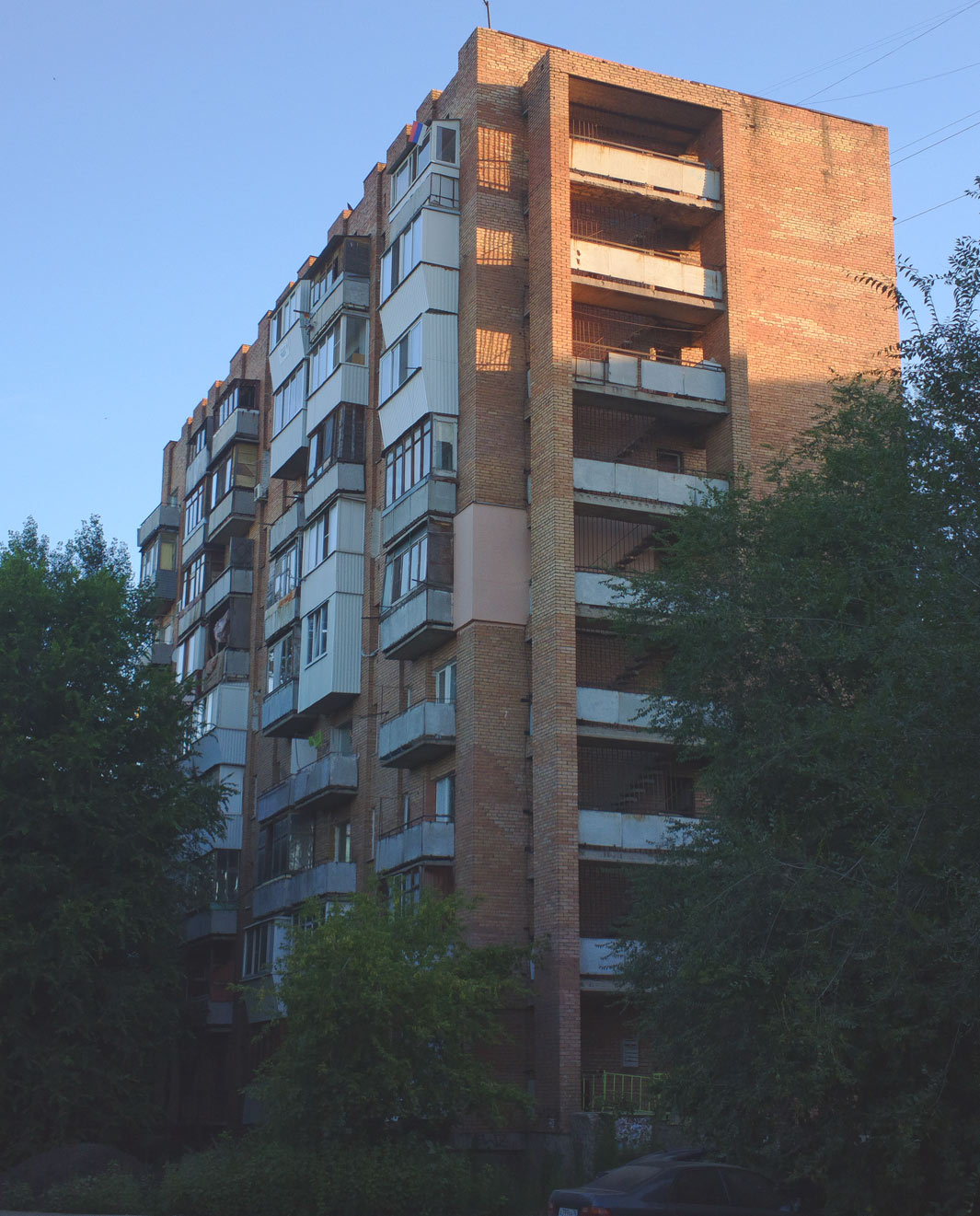 Самара, Краснодонская улица, 1