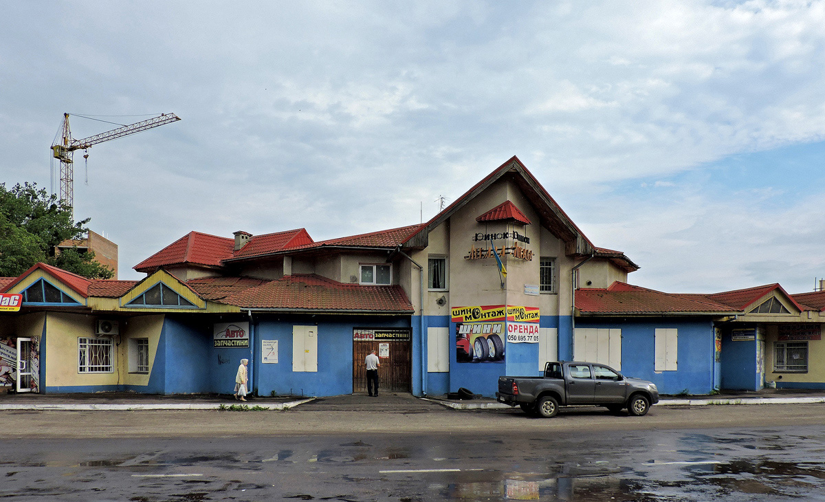 Червоноград, Улица Героев Майдана, 16Б