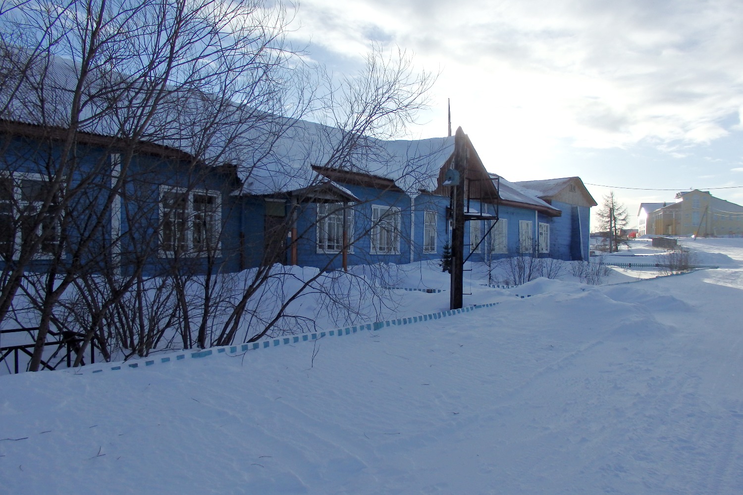 Тельвиска, Школьная улица, 1