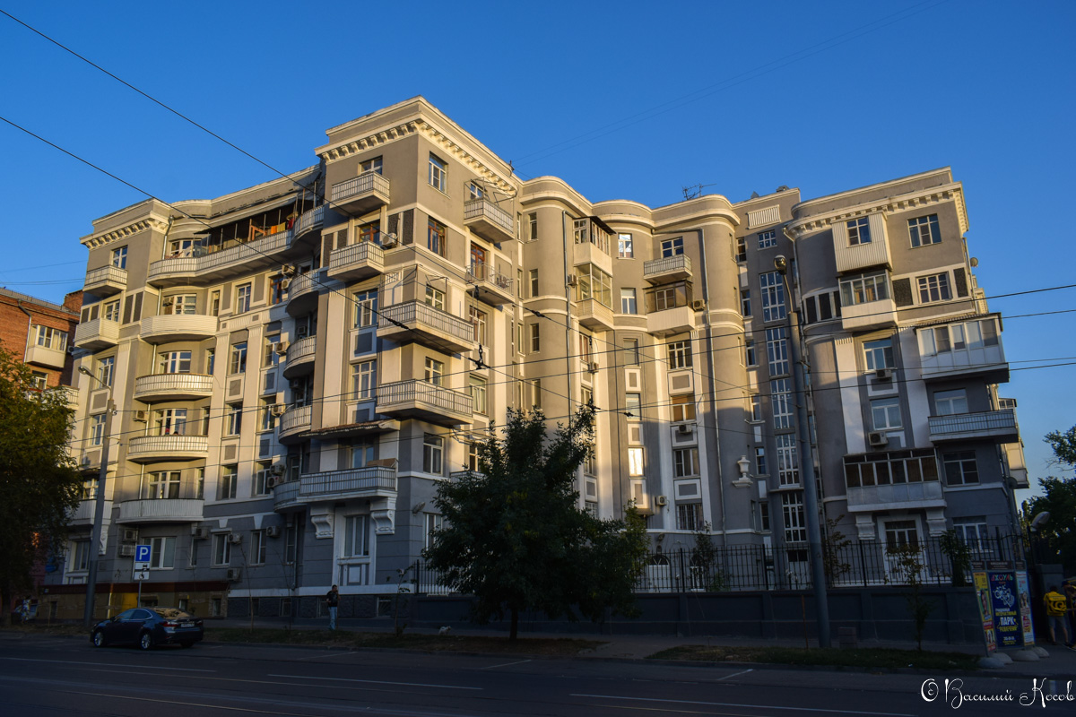 Ростов-на-Дону, Улица Максима Горького, 82 / Соборный переулок, 31