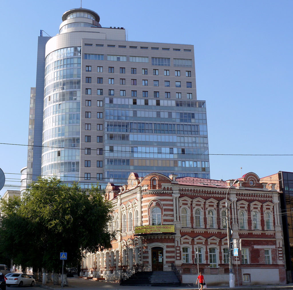 Волгоград, Комсомольская улица, 6; Комсомольская улица, 4