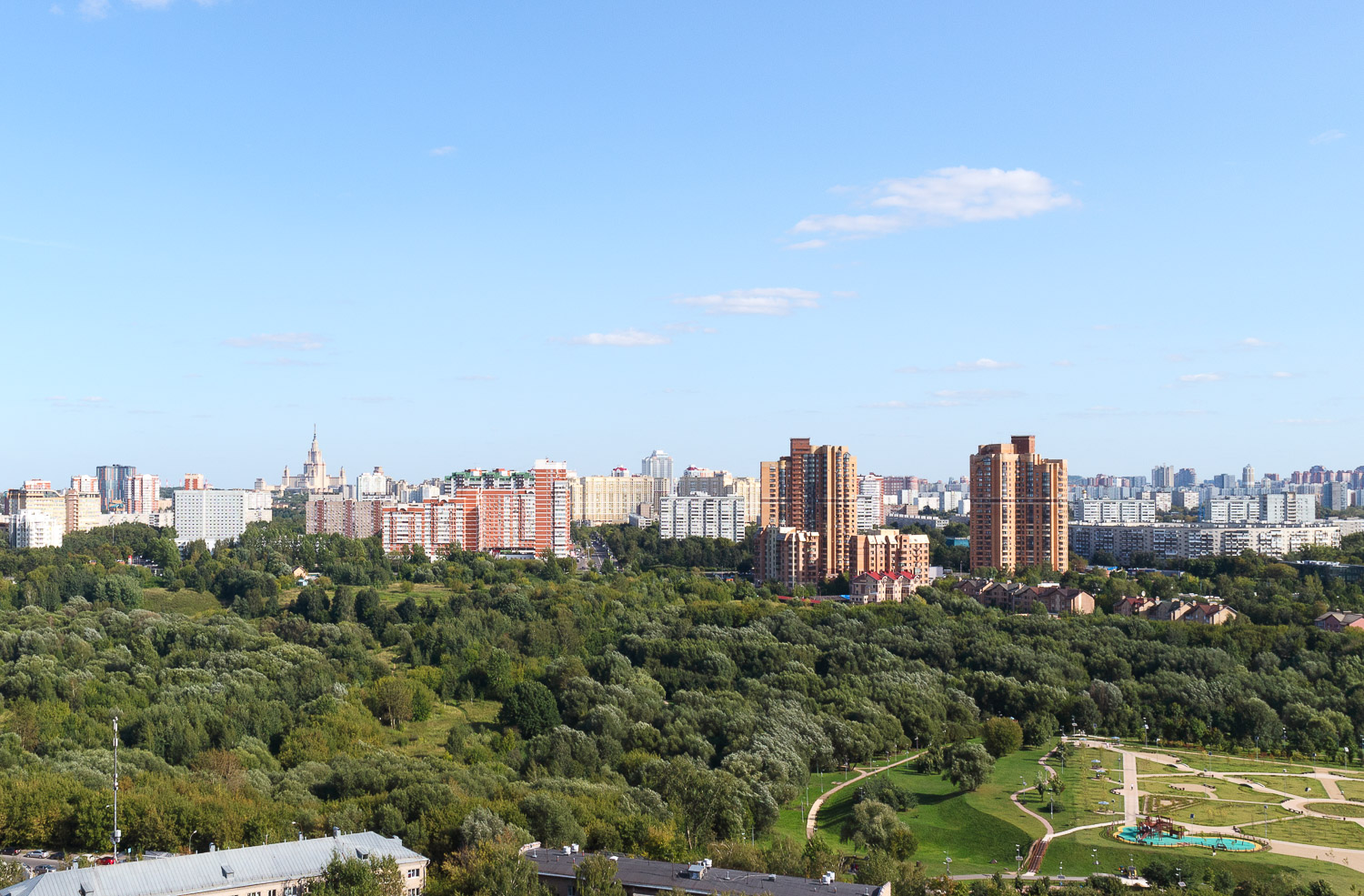 Москва, Нежинская улица, 7; Нежинская улица, 7 корп. 1; Ленинские горы, 1; Веерная улица, 32 корп. 1; Нежинская улица, 9; Веерная улица, 30 корп. 6; Нежинская улица, 9 корп. 1; Мосфильмовская улица, 88 корп. 2 стр. 5; Веерная улица, 3 корп. 1; Веерная улица, 7 корп. 1; Нежинская улица, 8 корп. 3; Нежинская улица, 8 корп. 4; Нежинская улица, 8 корп. 2; Нежинская улица, 8 корп. 7; Нежинская улица, 14 корп. 10; Нежинская улица, 8 корп. 1; Нежинская улица, 13; Нежинская улица, 14 корп. 9. Москва — Панорамы