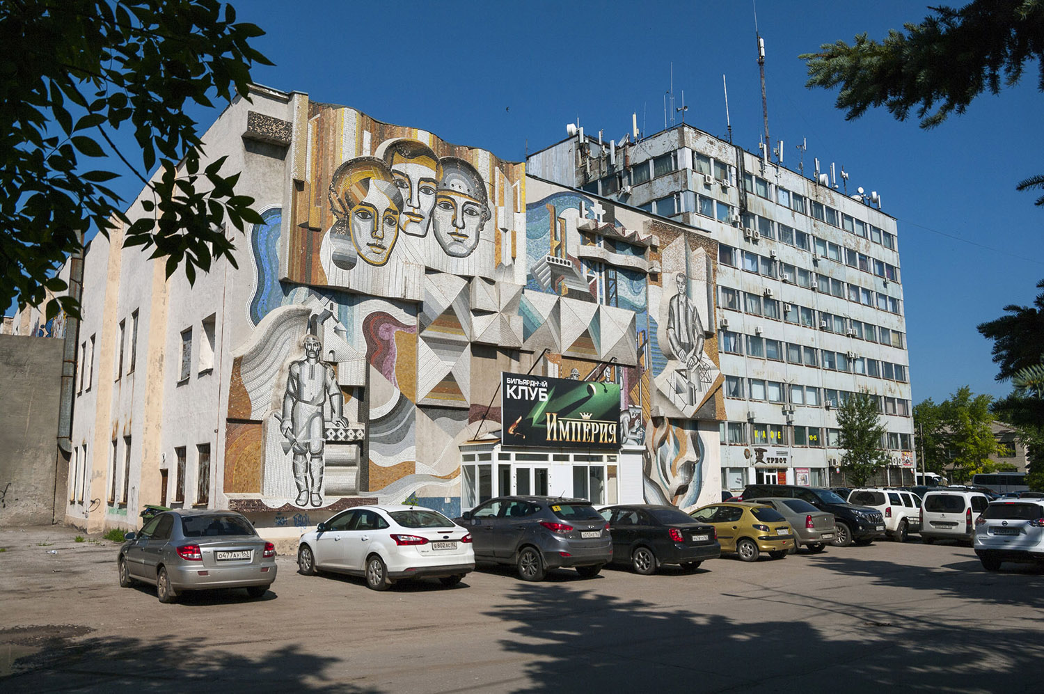 Novokuybyshevsk, Улица Миронова, 31А. Монументальное искусство (мозаики, росписи)