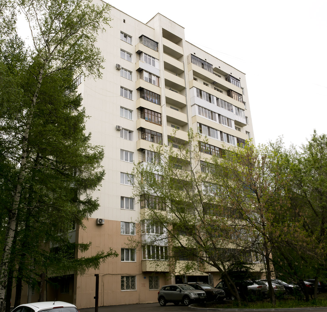 Ufa, Улица Комарова, 14