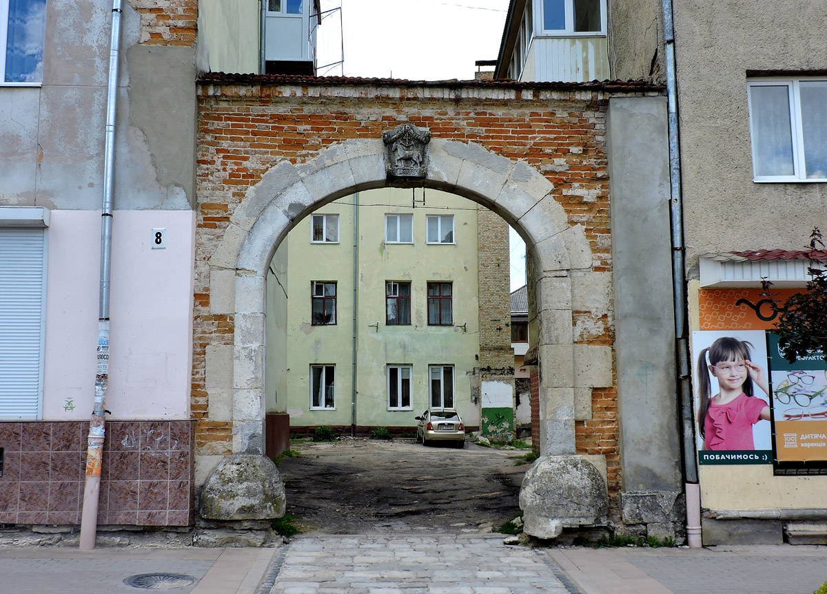 Золочев, Улица Маркияна Шашкевича, 4
