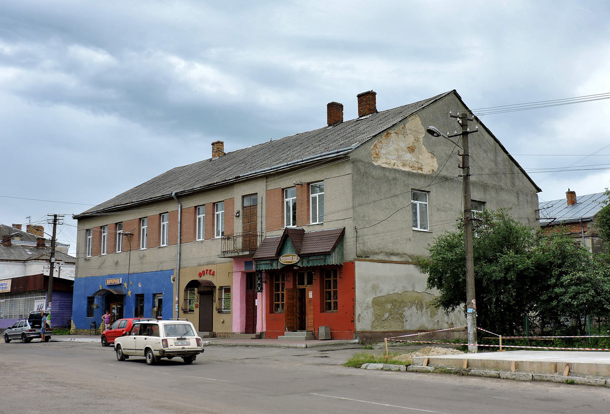 Kamianka-Buzka, Улица Иоанна Павла II, 4