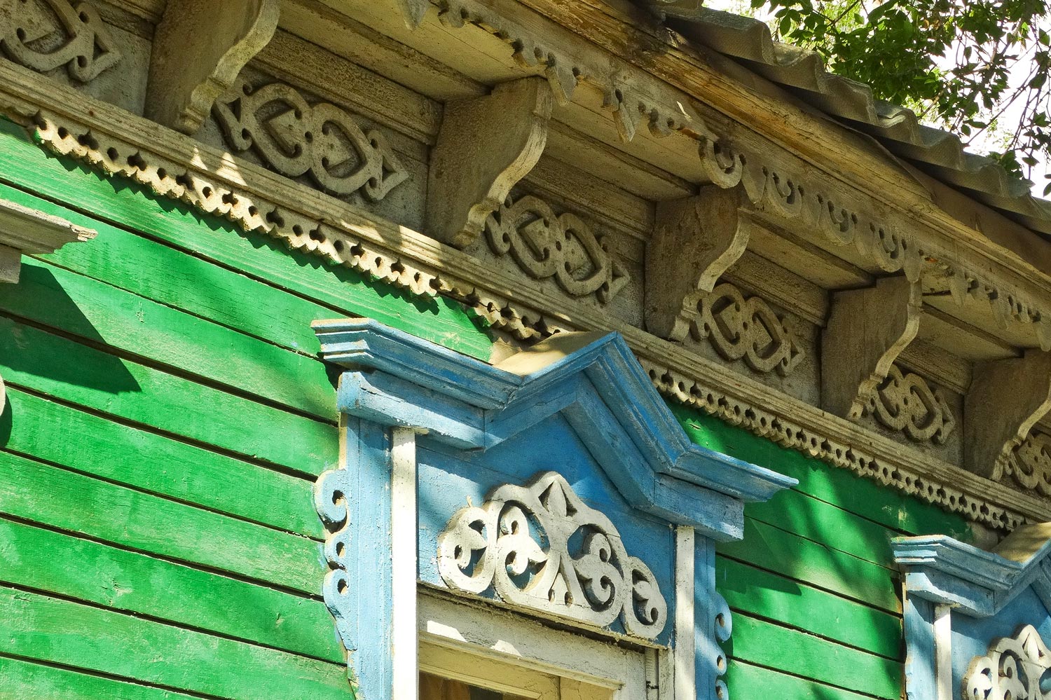 Самара, Улица Буянова, 119 / Ульяновская улица, 62. Резные наличники