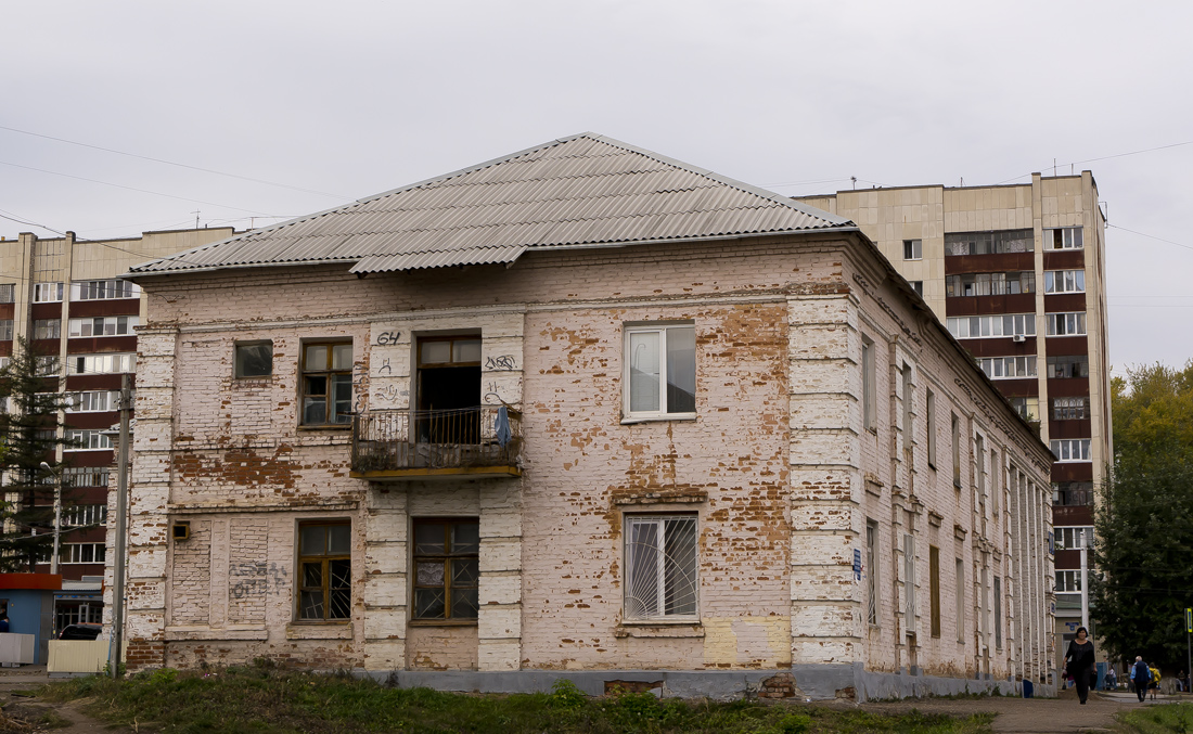 Уфа, Улица Богдана Хмельницкого, 64 / Кольцевая улица, 176