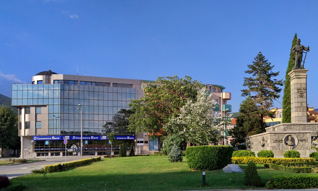 Сливен, Площад Хаджи Димитър, 1; Площад Хаджи Димитър, 1 / Великокняжевска улица, 11